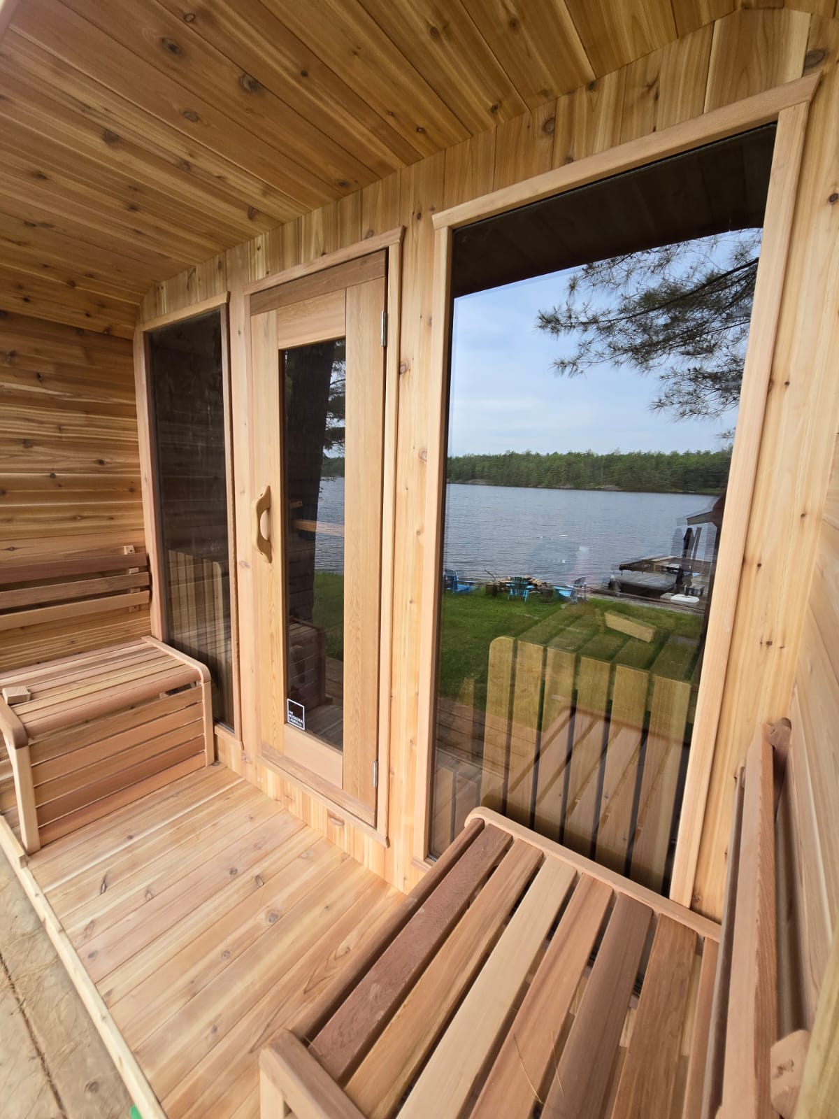 Luna 8'x8' Sauna w/ 2' Porch