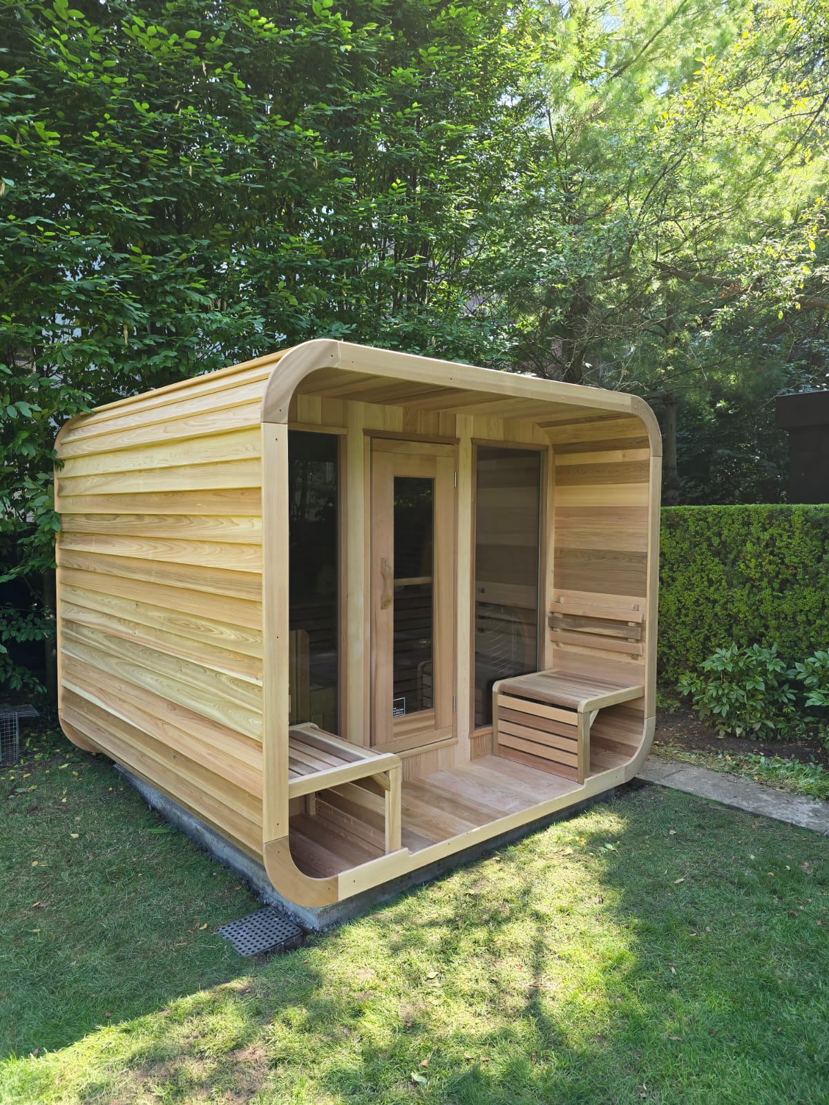 Luna 8'x8' Sauna w/ 2' Porch